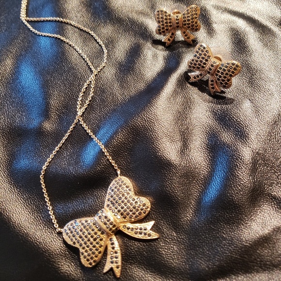Sabrina Bow necklace and earrings - Picture 1 of 4